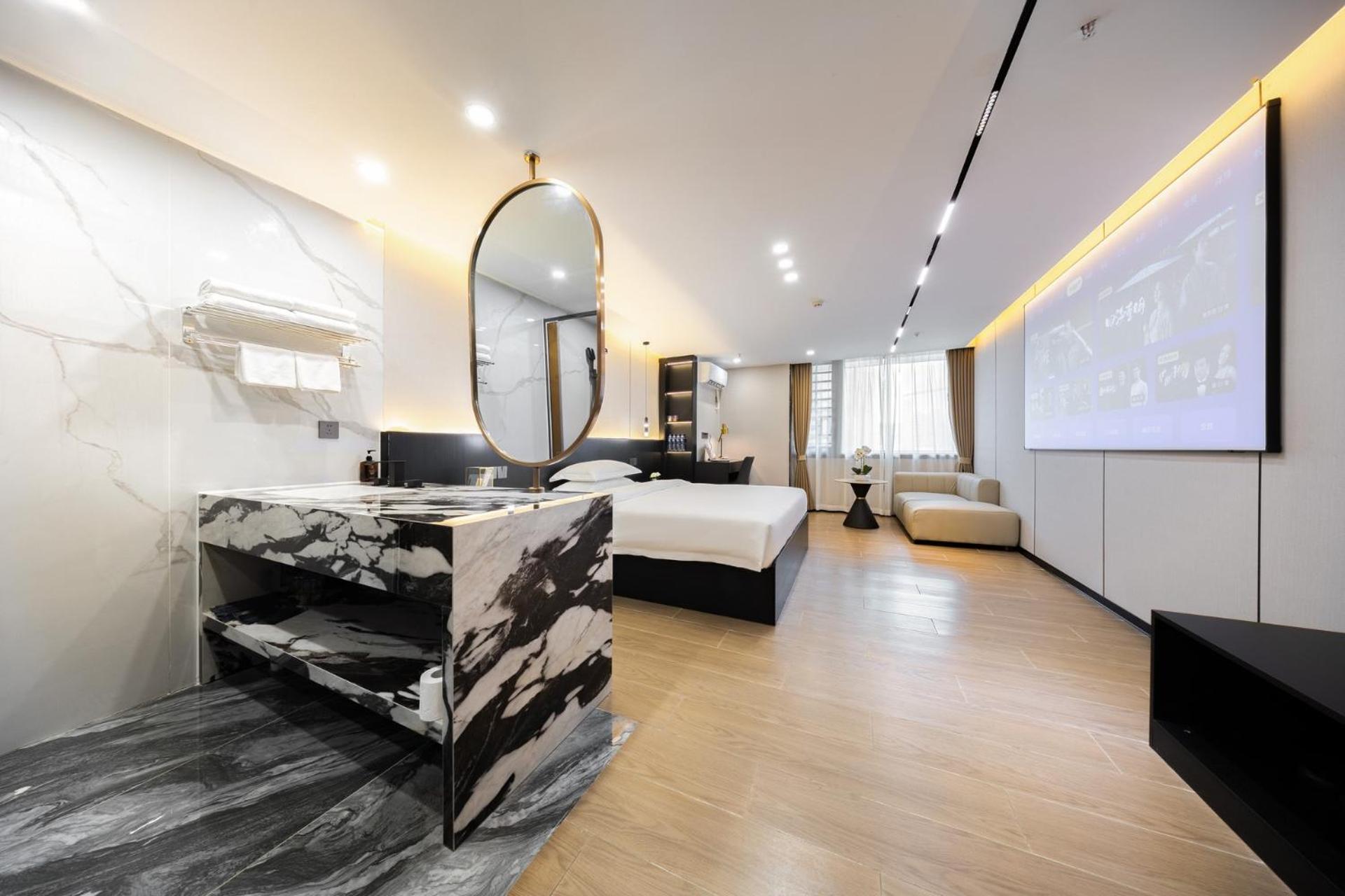 Yun Jin City View Hotel - Guangzhou Taikoo Hui Zhujiang New Town Tianhe Sports Center Bagian luar foto