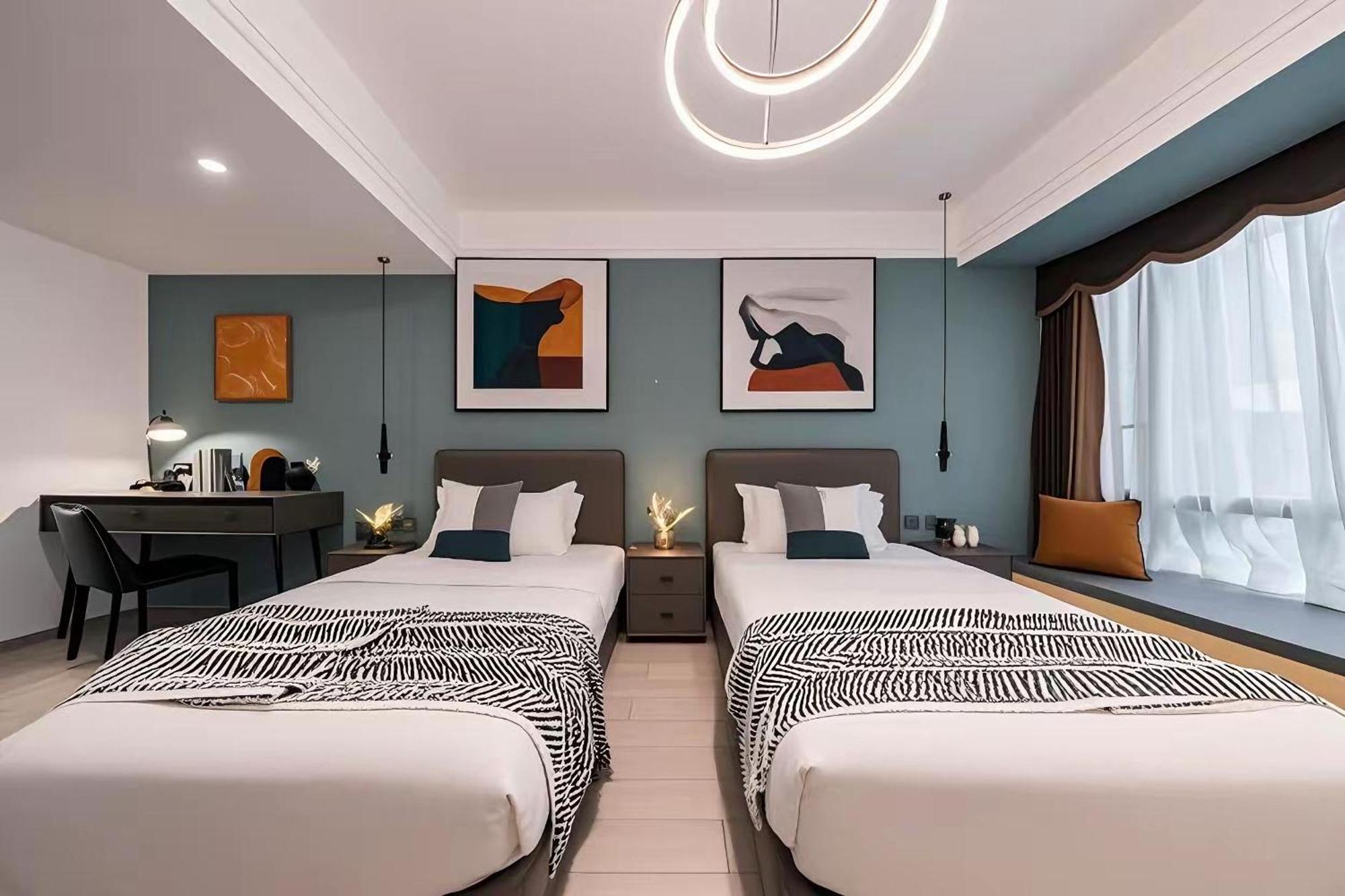 Yun Jin City View Hotel - Guangzhou Taikoo Hui Zhujiang New Town Tianhe Sports Center Bagian luar foto